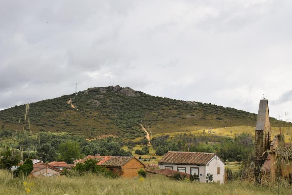 Casa Rural Tozolosolobos Otero de Bodas ภายนอก รูปภาพ